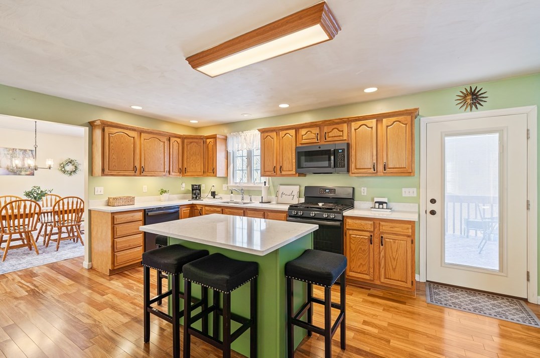 822 Stonebridge Dr, Greensburg PA  15601-5861 exterior