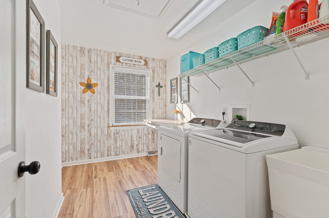 822 Stonebridge Dr, Greensburg PA  15601-5861 exterior