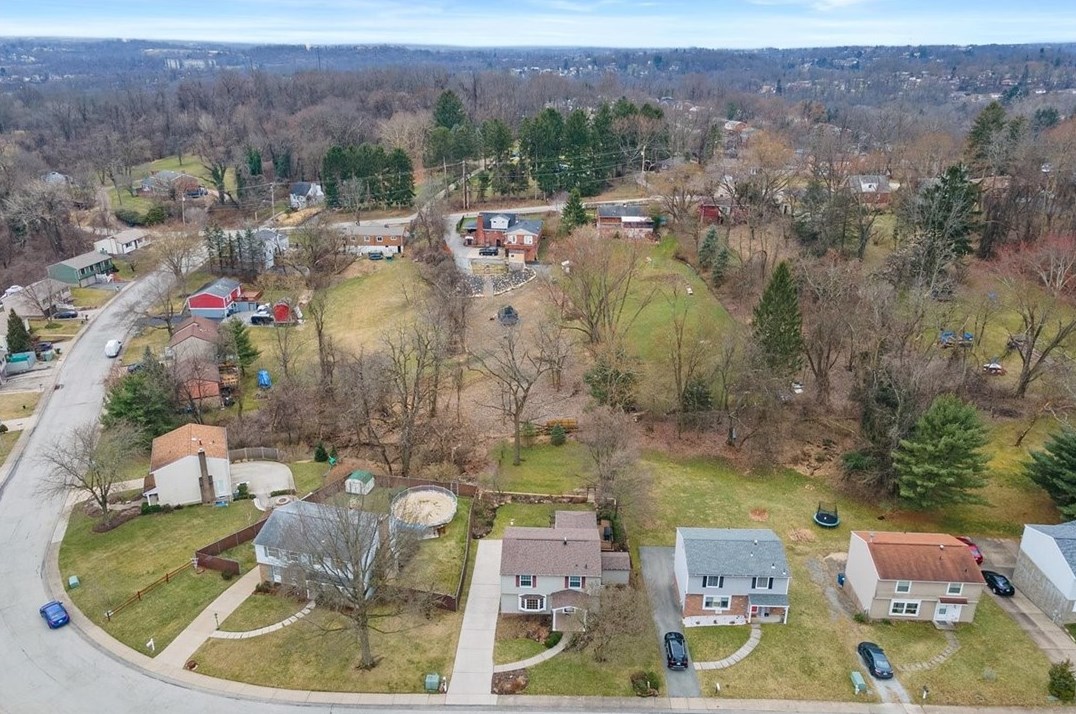 158 Jade Dr, Verona PA  15147-2730 exterior