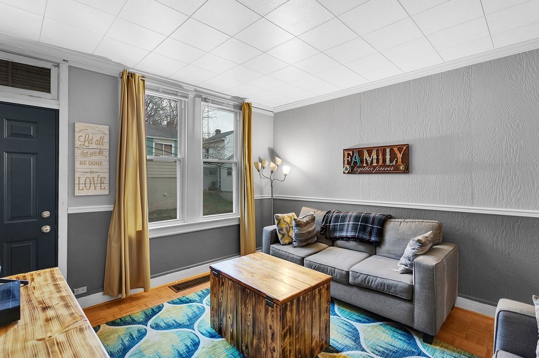 213 Elizabeth St, Pittsburgh PA  15207-1819 exterior