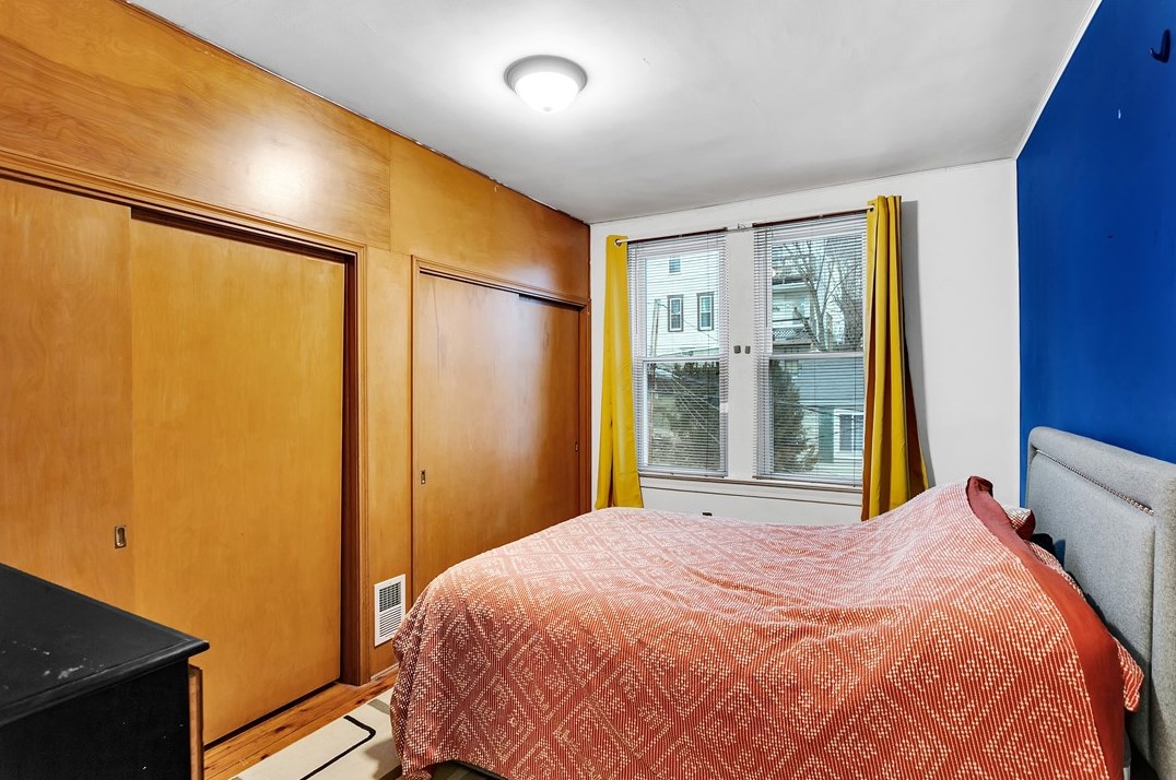 213 Elizabeth St, Pittsburgh PA  15207-1819 exterior