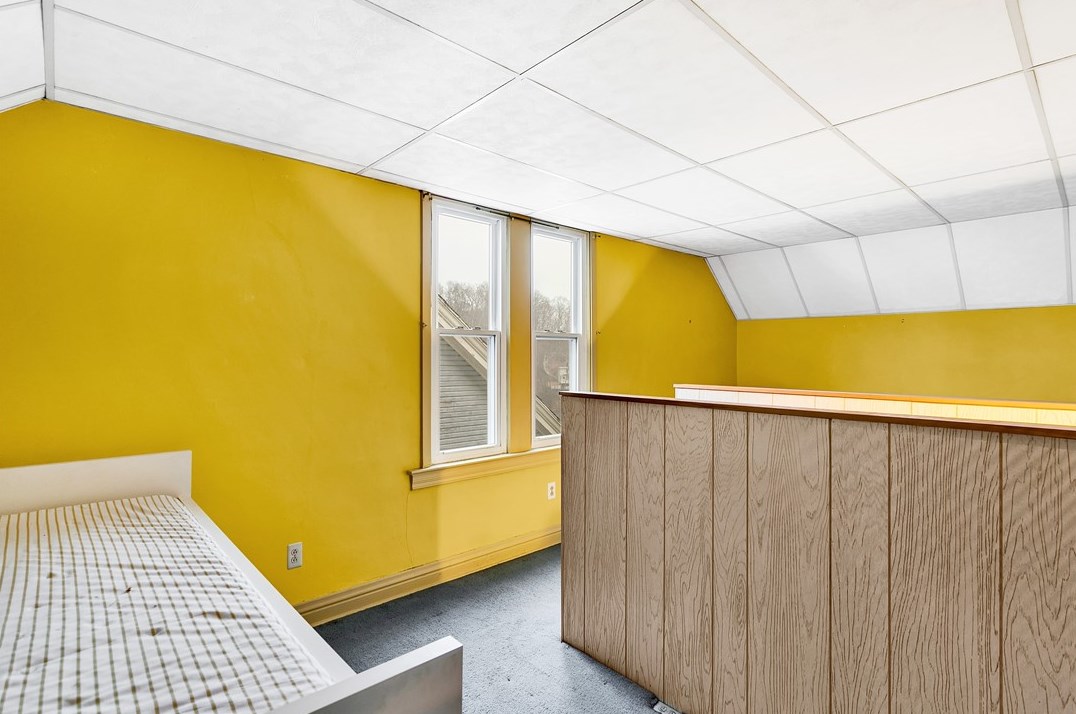 213 Elizabeth St, Pittsburgh PA  15207-1819 exterior