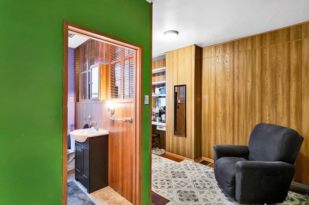 213 Elizabeth St, Pittsburgh PA  15207-1819 exterior