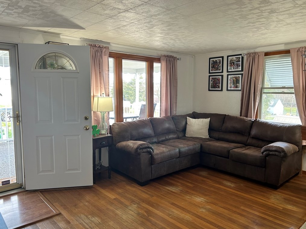 105 Lacock St, Washington PA  15301-2429 exterior
