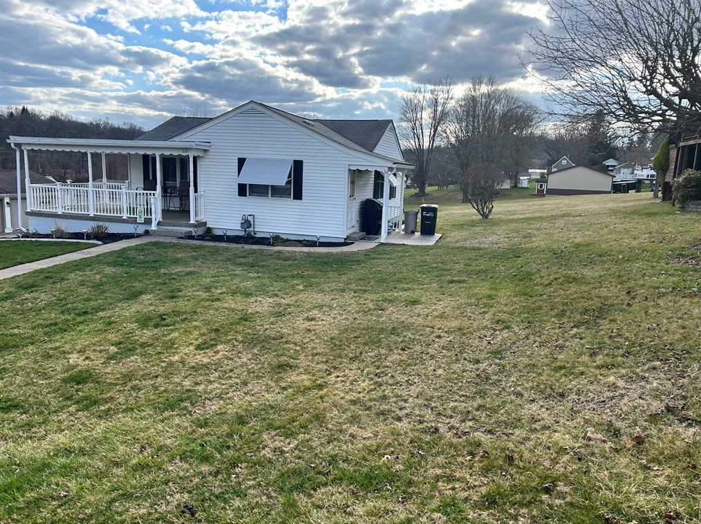 105 Lacock St, Washington PA  15301-2429 exterior