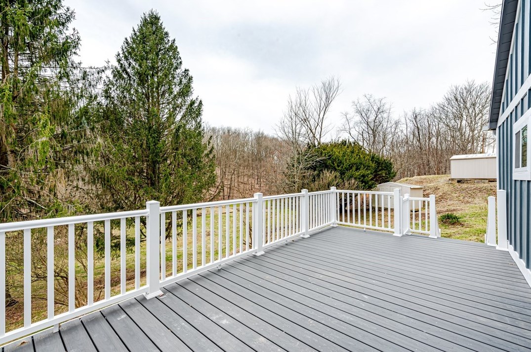 568 Lakeview Dr, Washington PA  15301-3012 exterior