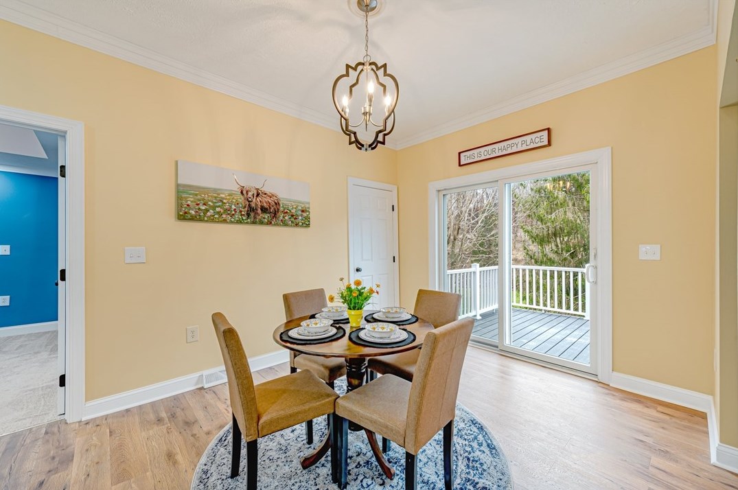 568 Lakeview Dr, Washington PA  15301-3012 exterior