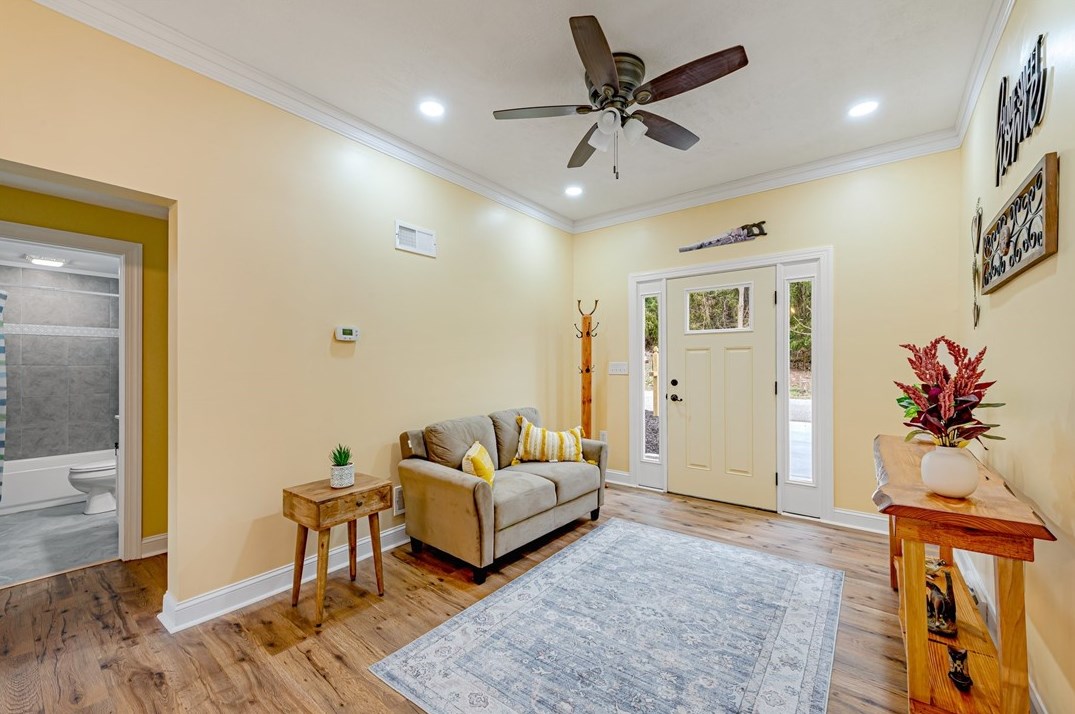 568 Lakeview Dr, Washington PA  15301-3012 exterior