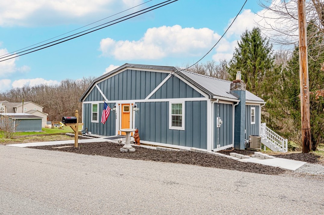 568 Lakeview Dr, Washington PA  15301-3012 exterior
