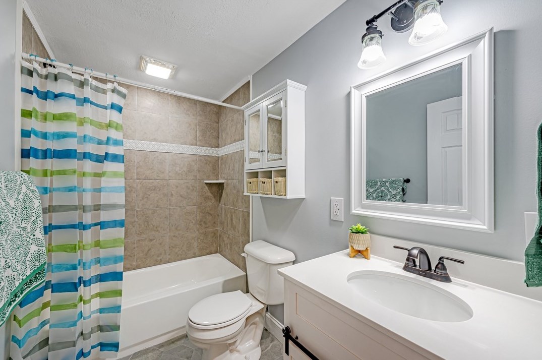 568 Lakeview Dr, Washington PA  15301-3012 exterior