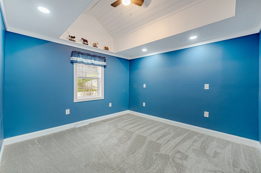 568 Lakeview Dr, Washington PA  15301-3012 exterior