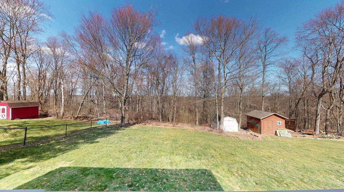 613 Meade Dr, Moon Twp PA  15108-9668 exterior