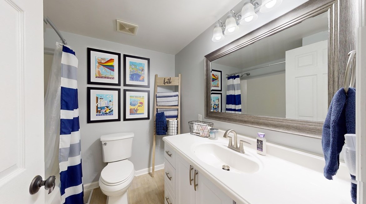 613 Meade Dr, Moon Twp PA  15108-9668 exterior