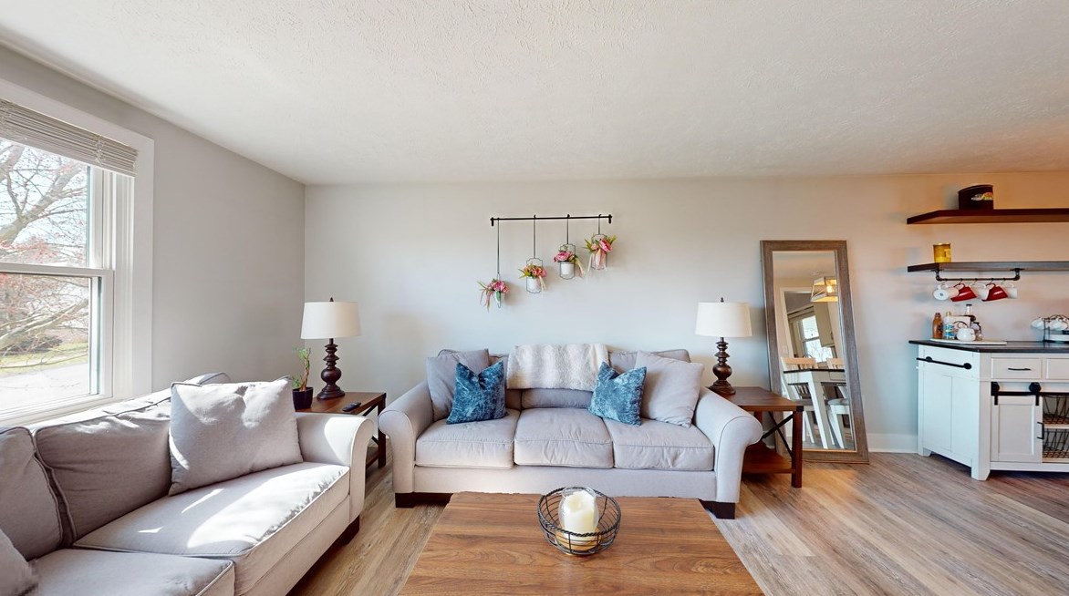 613 Meade Dr, Moon Twp PA  15108-9668 exterior