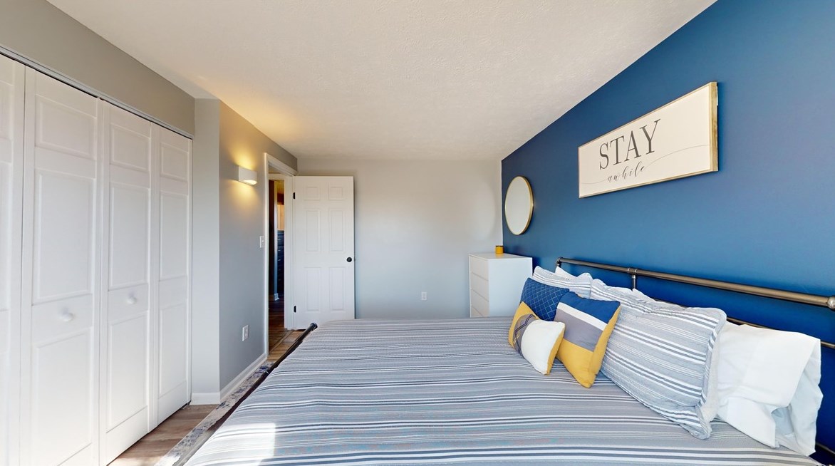 613 Meade Dr, Moon Twp PA  15108-9668 exterior