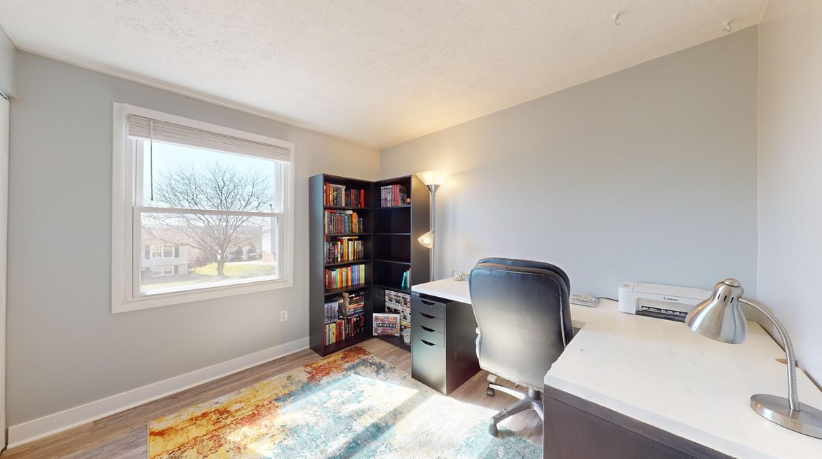 613 Meade Dr, Moon Twp PA  15108-9668 exterior