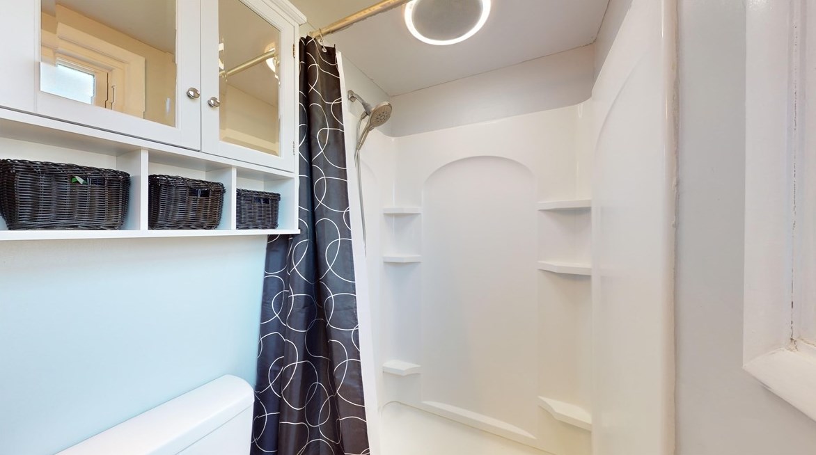 613 Meade Dr, Moon Twp PA  15108-9668 exterior