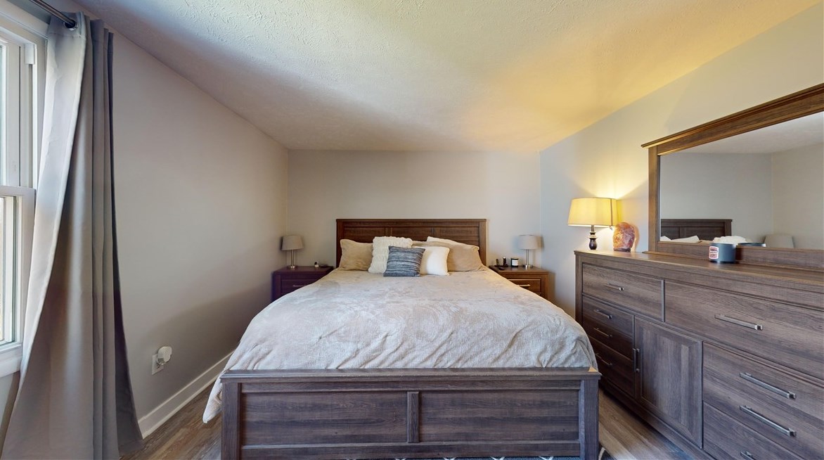 613 Meade Dr, Moon Twp PA  15108-9668 exterior