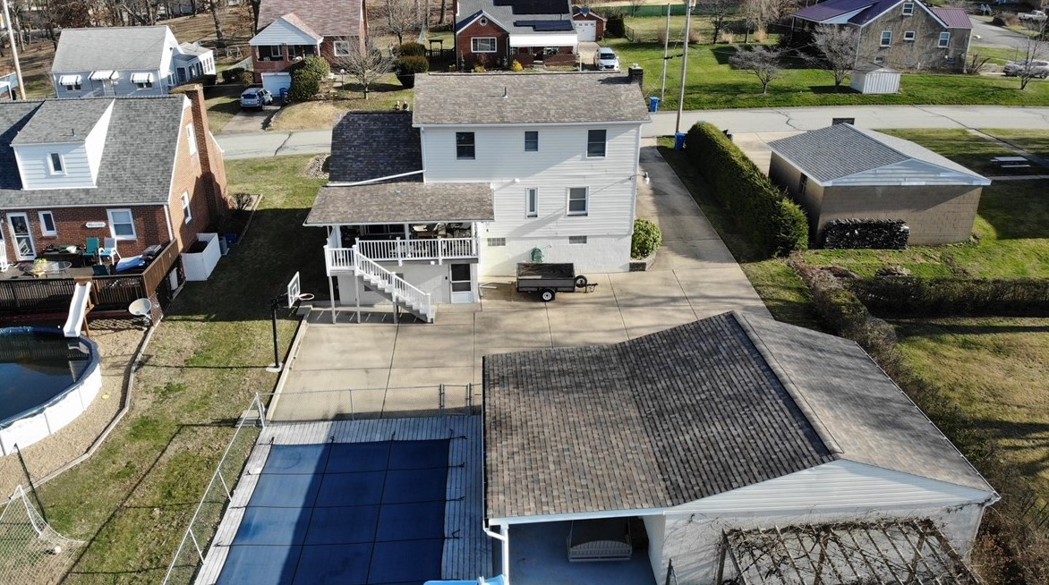 209 Beverly Dr, New Kensington PA  15068-3207 exterior