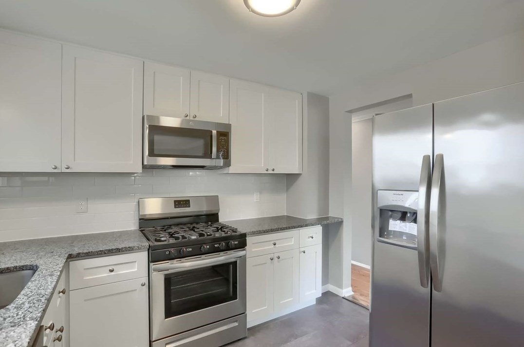 226 Suncrest Dr, Verona PA  15147-1652 exterior