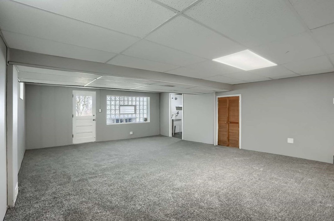 226 Suncrest Dr, Verona PA  15147-1652 exterior