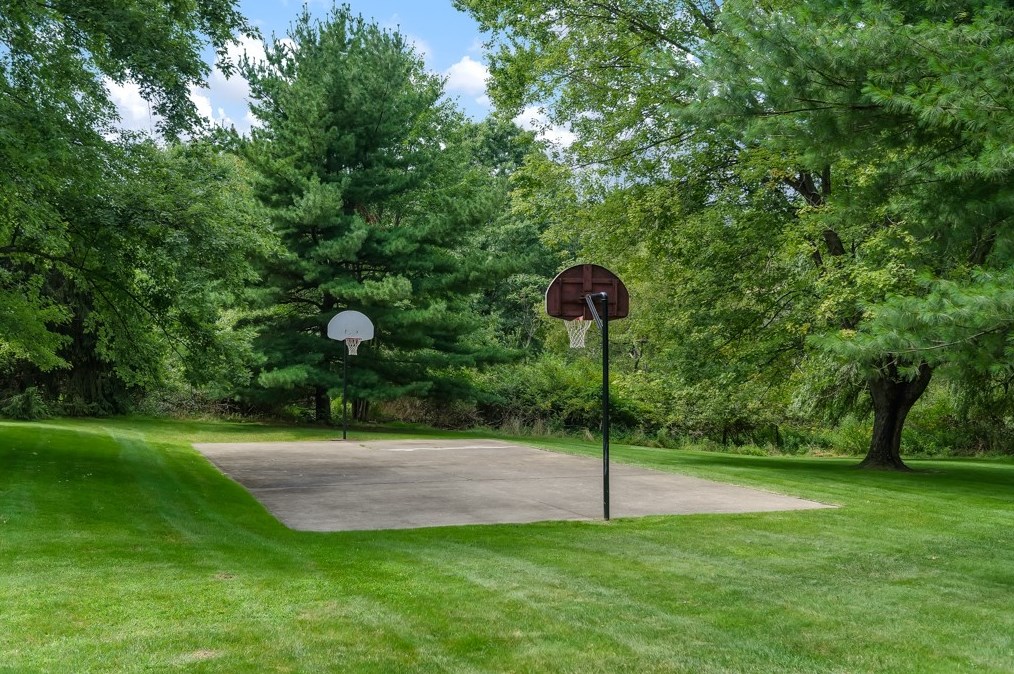 100 Stoney Creek Ct, Seven Fields PA  16046-7914 exterior