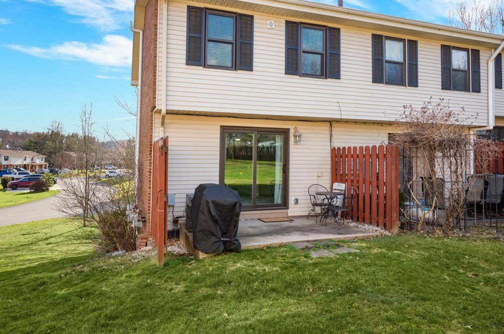100 Stoney Creek Ct, Seven Fields PA  16046-7914 exterior