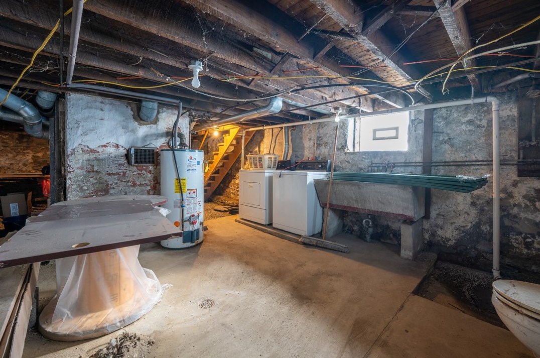 806 Forest St, Latrobe PA  15650-1648 exterior