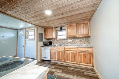 102 Hillcrest Ave, Polk, PA 16342