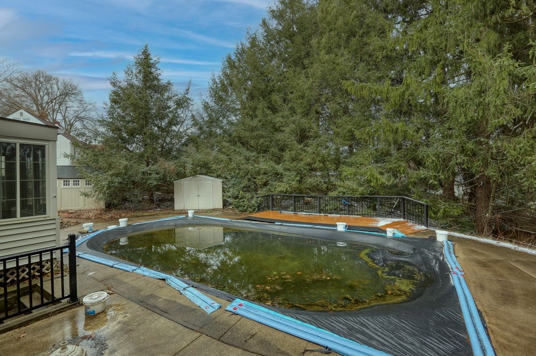 123 Creighton St, Beaver Falls PA  15010-1225 exterior