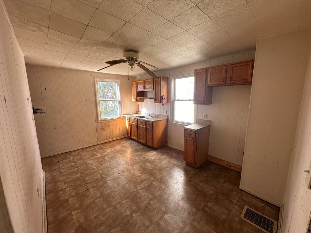 68 Midland Ave, Midland, PA 15059