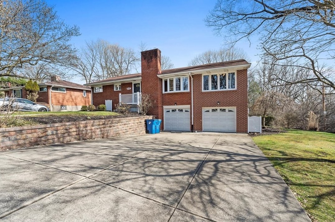 2745 Orlando Pl, Pittsburgh PA  15235-4116 exterior