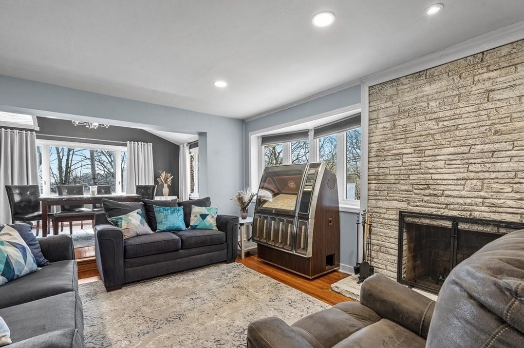 2745 Orlando Pl, Pittsburgh PA  15235-4116 exterior