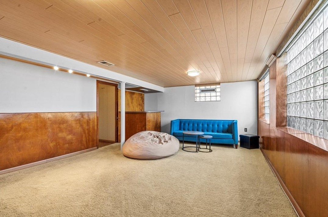 2745 Orlando Pl, Pittsburgh PA  15235-4116 exterior