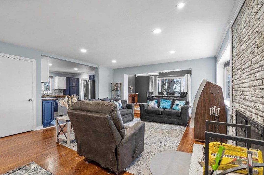 2745 Orlando Pl, Pittsburgh PA  15235-4116 exterior