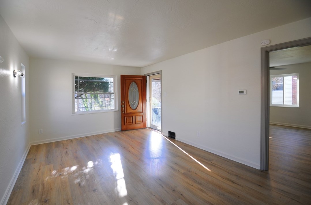 2423 Kingwood St, Pittsburgh PA  15234-3155 exterior