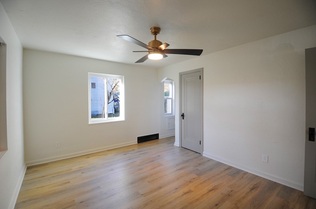 2423 Kingwood St, Pittsburgh PA  15234-3155 exterior