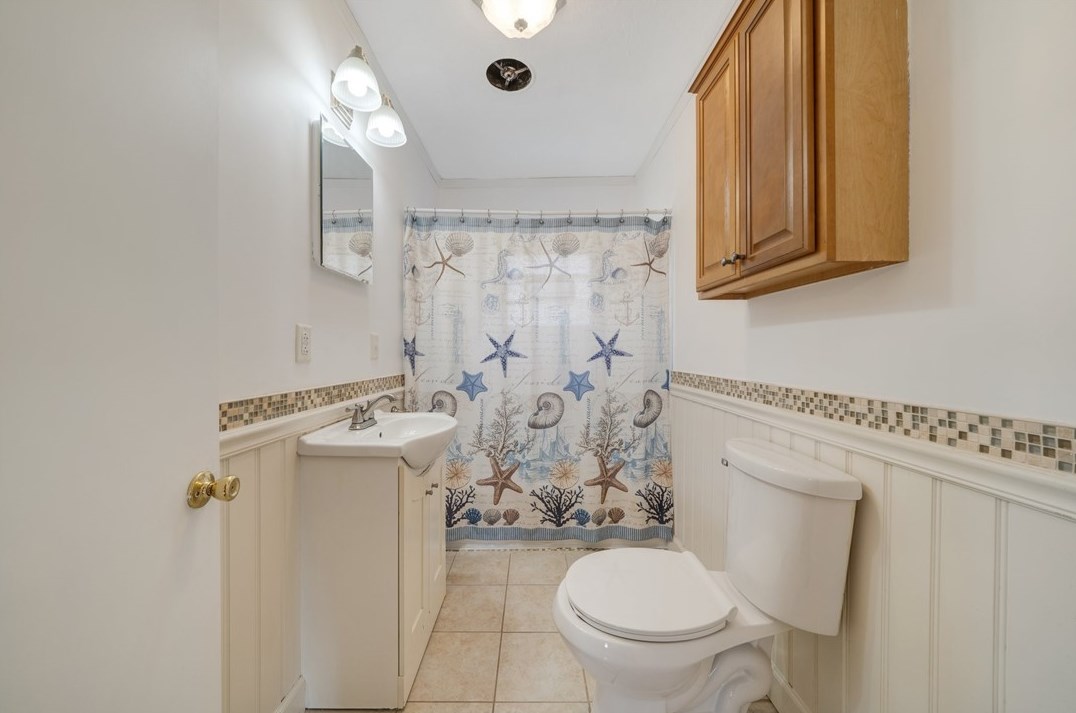 15 Rogers Dr, Latrobe PA  15650-1320 exterior