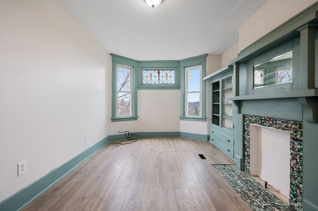 1820 Westmont Ave, Pittsburgh PA 15210-3853 exterior