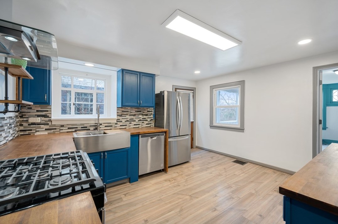 1820 Westmont Ave, Pittsburgh PA 15210-3853 exterior