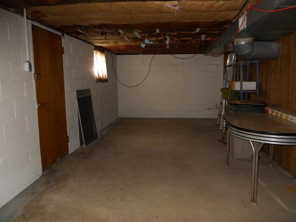 718 Highland Ave, Canonsburg PA  15317-2011 exterior
