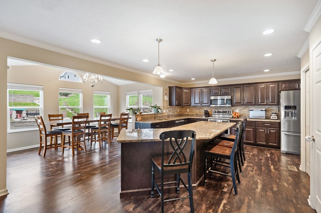 5 Puskar Ln, Canonsburg PA  15317-1998 exterior