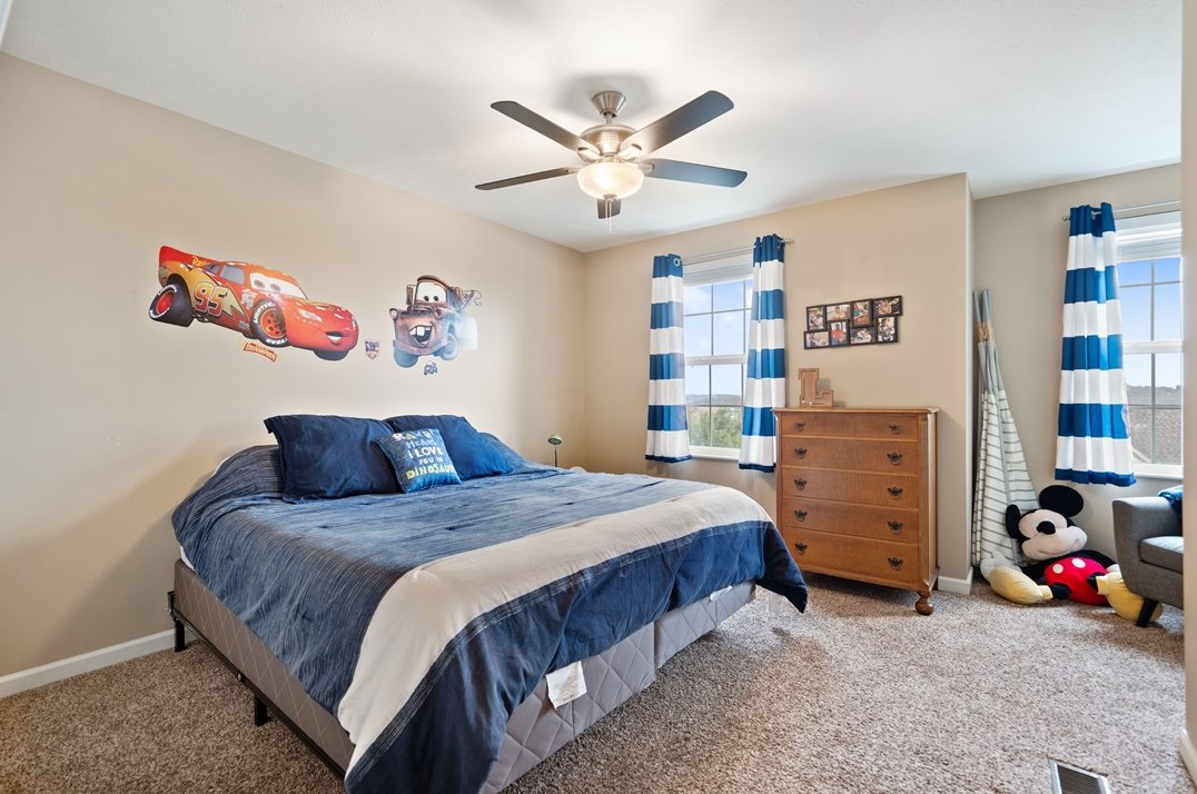 5 Puskar Ln, Canonsburg PA  15317-1998 exterior