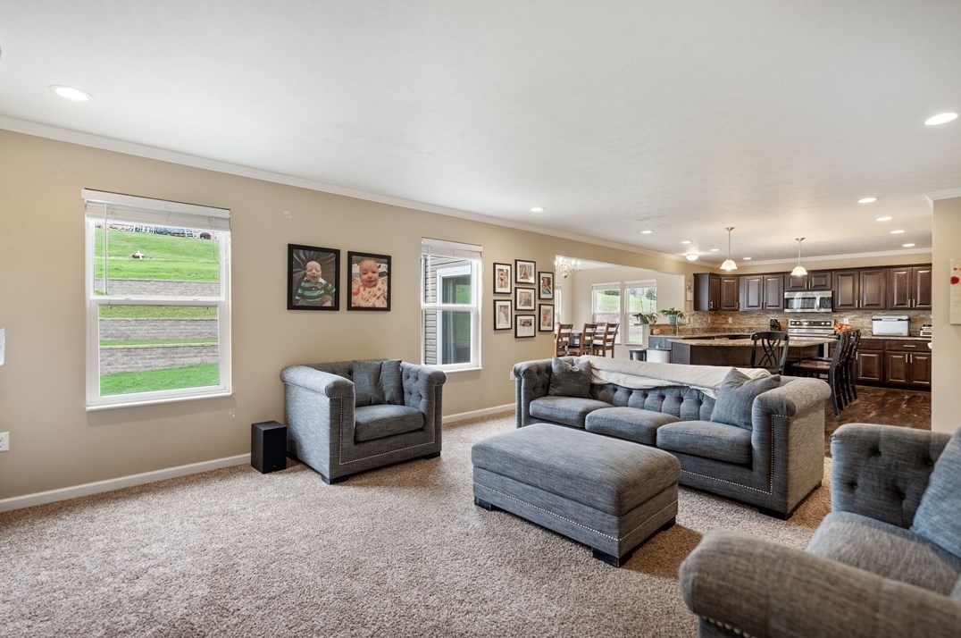 5 Puskar Ln, Canonsburg PA  15317-1998 exterior