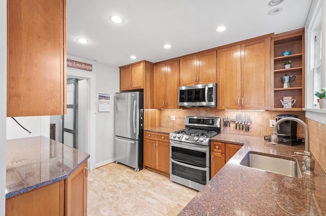 6945 Rosewood St, Pittsburgh PA  15208-2638 exterior
