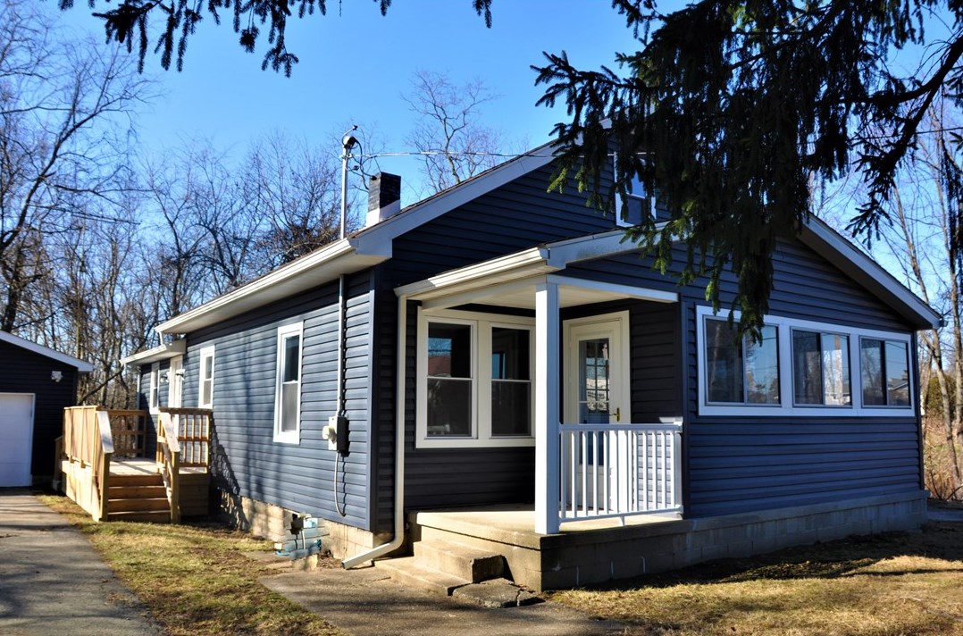 1298 Cascade Rd, Monaca PA  15061-1026 exterior