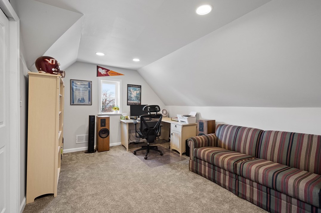 145 Main Entrance Dr, Pittsburgh PA  15122-1153 exterior