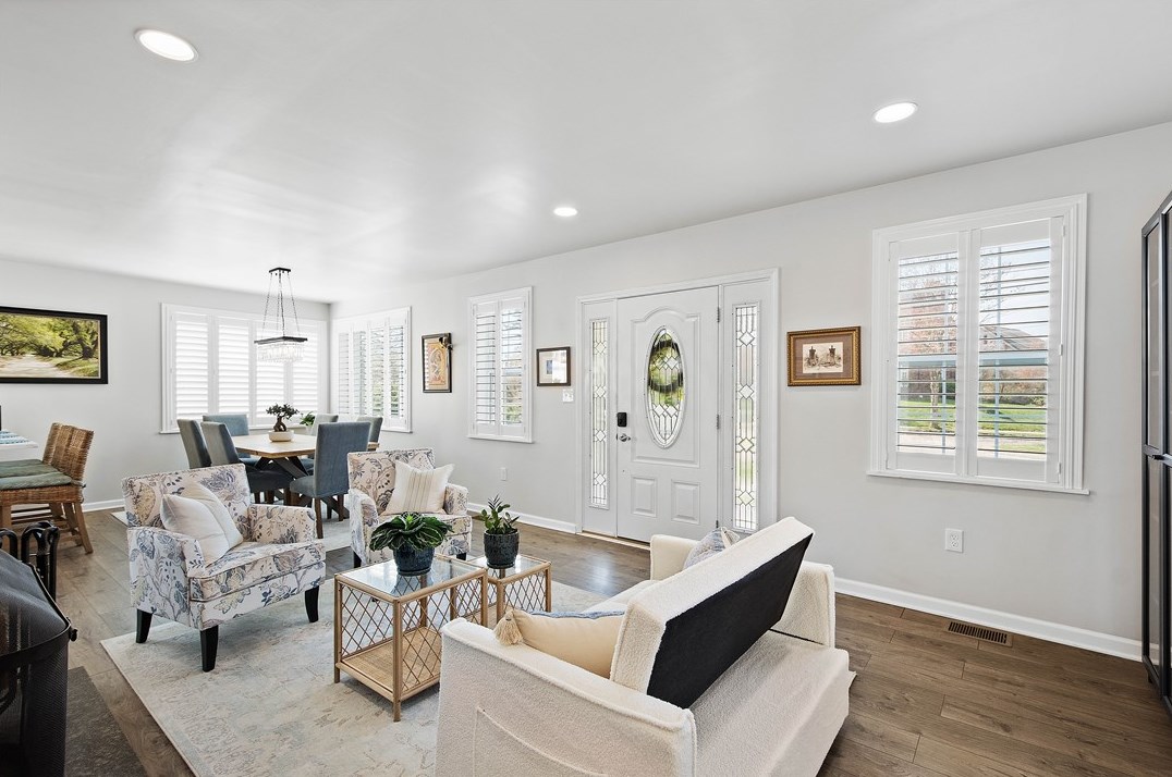 145 Main Entrance Dr, Pittsburgh PA  15122-1153 exterior