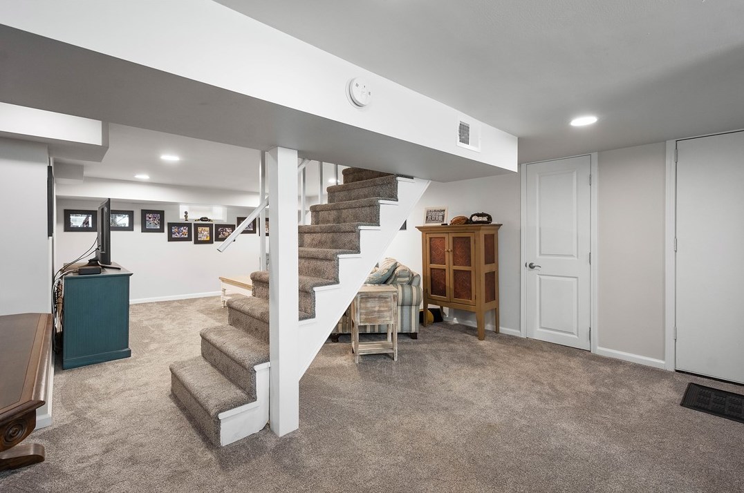 145 Main Entrance Dr, Pittsburgh PA  15122-1153 exterior