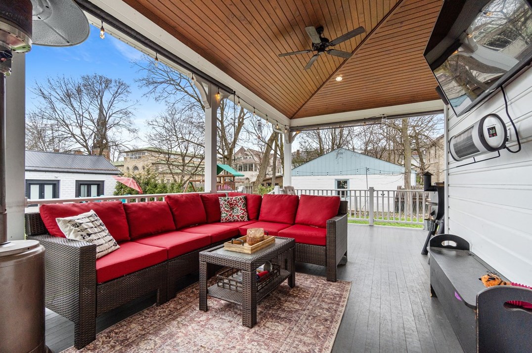 335 Chestnut St, Sewickley PA 15143-1809 exterior